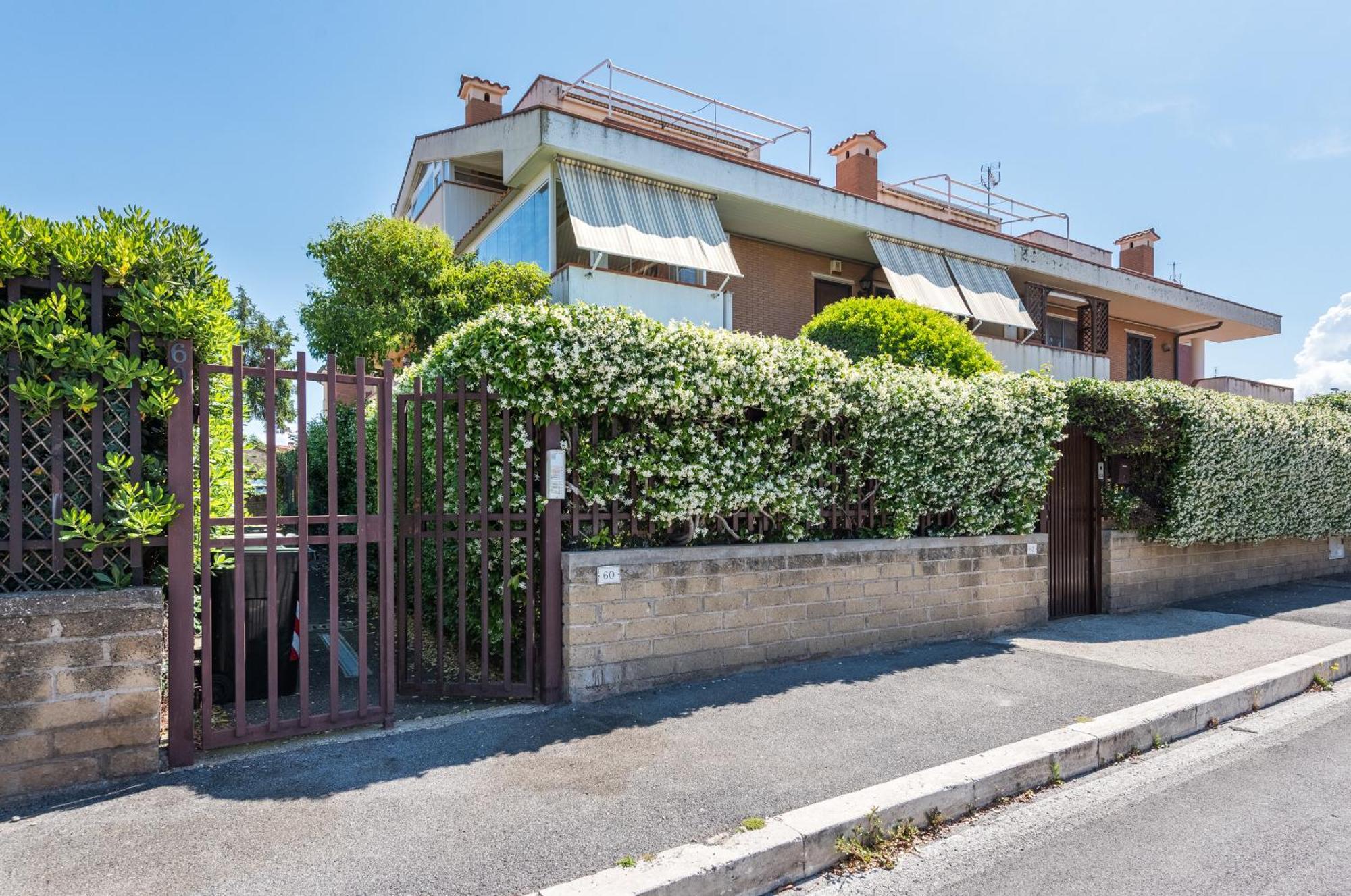 Travelershome Ciampino Suite Εξωτερικό φωτογραφία